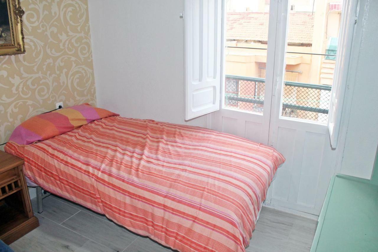 Habitacion Con Terraza En Alicante Kültér fotó